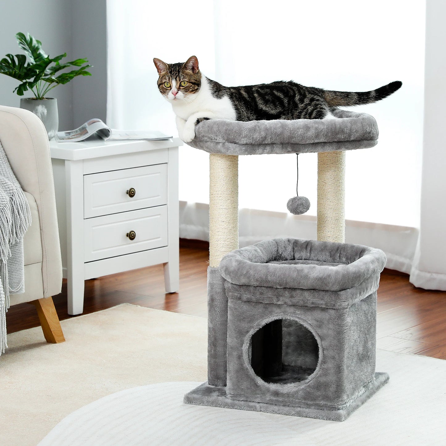 Scratching post cat tower for house cats with private, cozy cat apartment