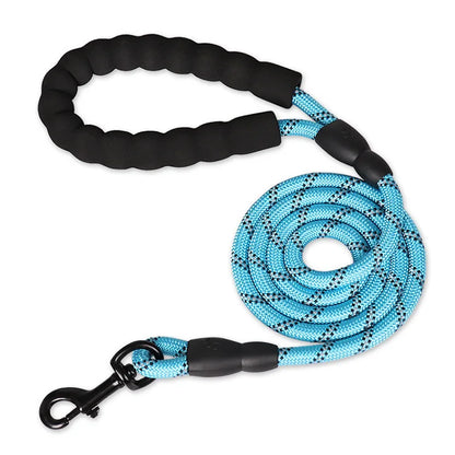 Strong leashes with soft grip for dogs