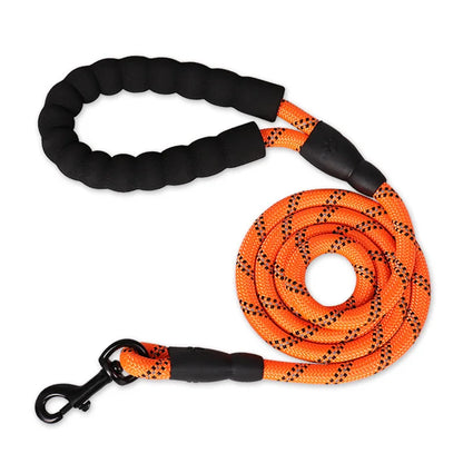 Strong leashes with soft grip for dogs