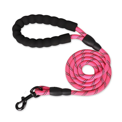 Strong leashes with soft grip for dogs
