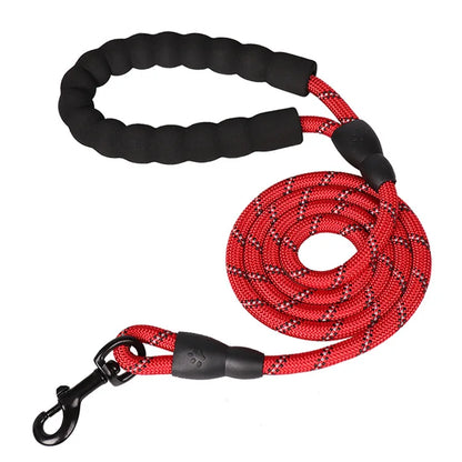 Strong leashes with soft grip for dogs