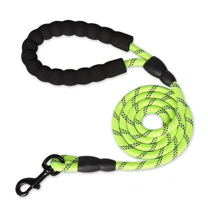 Strong leashes with soft grip for dogs